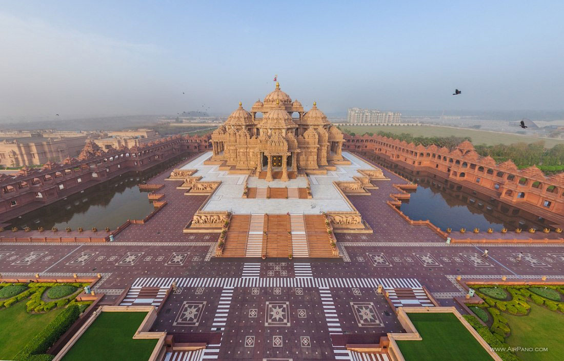 Largest Temple In India Top Famous Temples In India Welcomenri